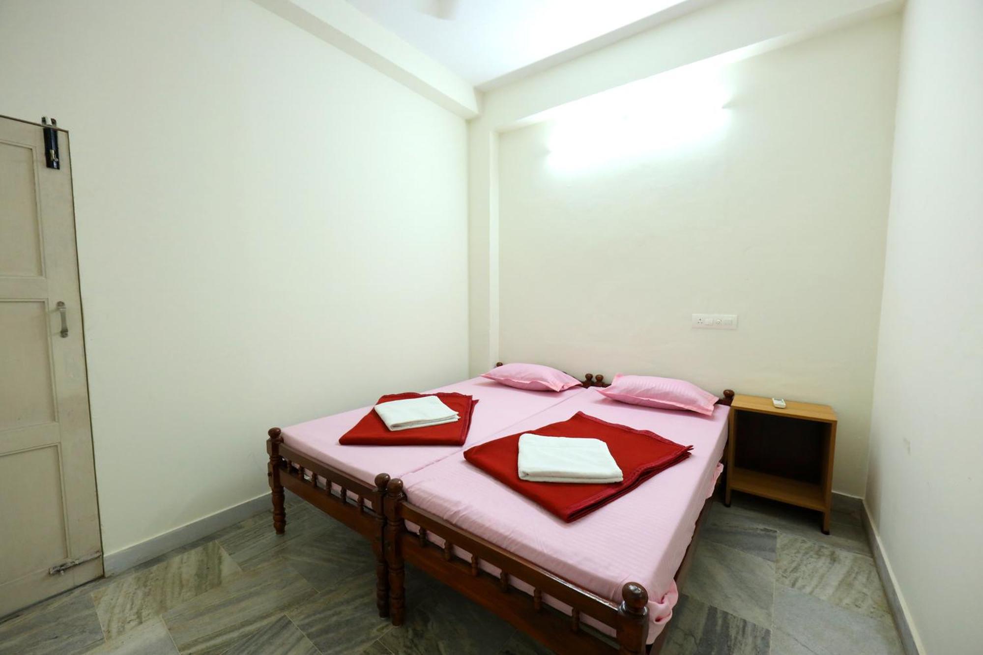Hotel Temple View Residency Chottanikara Exterior foto
